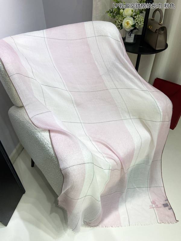 Loro Piana Scarf LPC00051 Loro Piana Scarf LPC00051